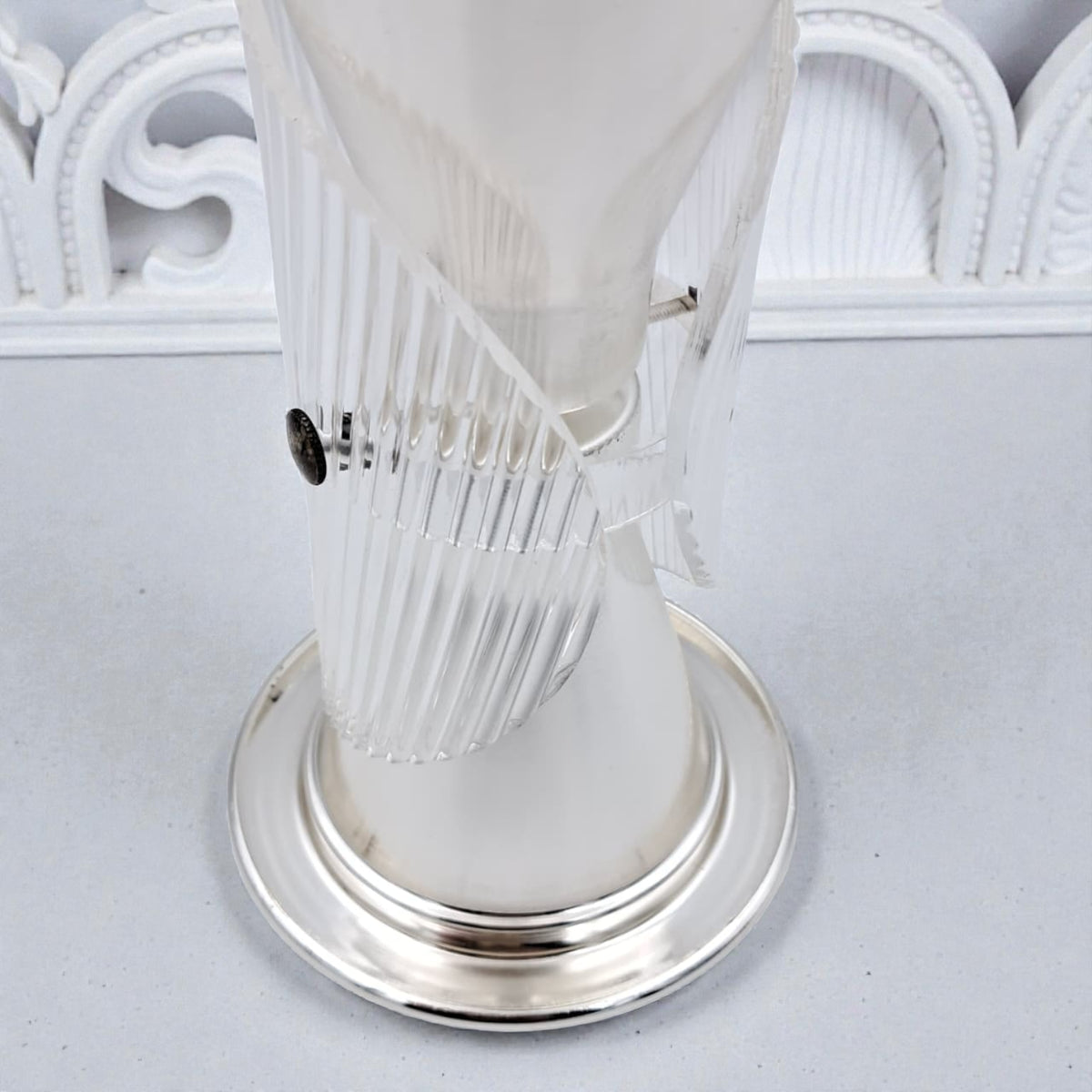 Luxury Metal & Clear Ribbed Glass Bakhoor Incense Burner with Ventilated Cap – Elegant Arabic Oud & Incense Holder for Majlis, Ramadan & Home Décor (20H x 11.5L × 11.5W CM) - Damoo