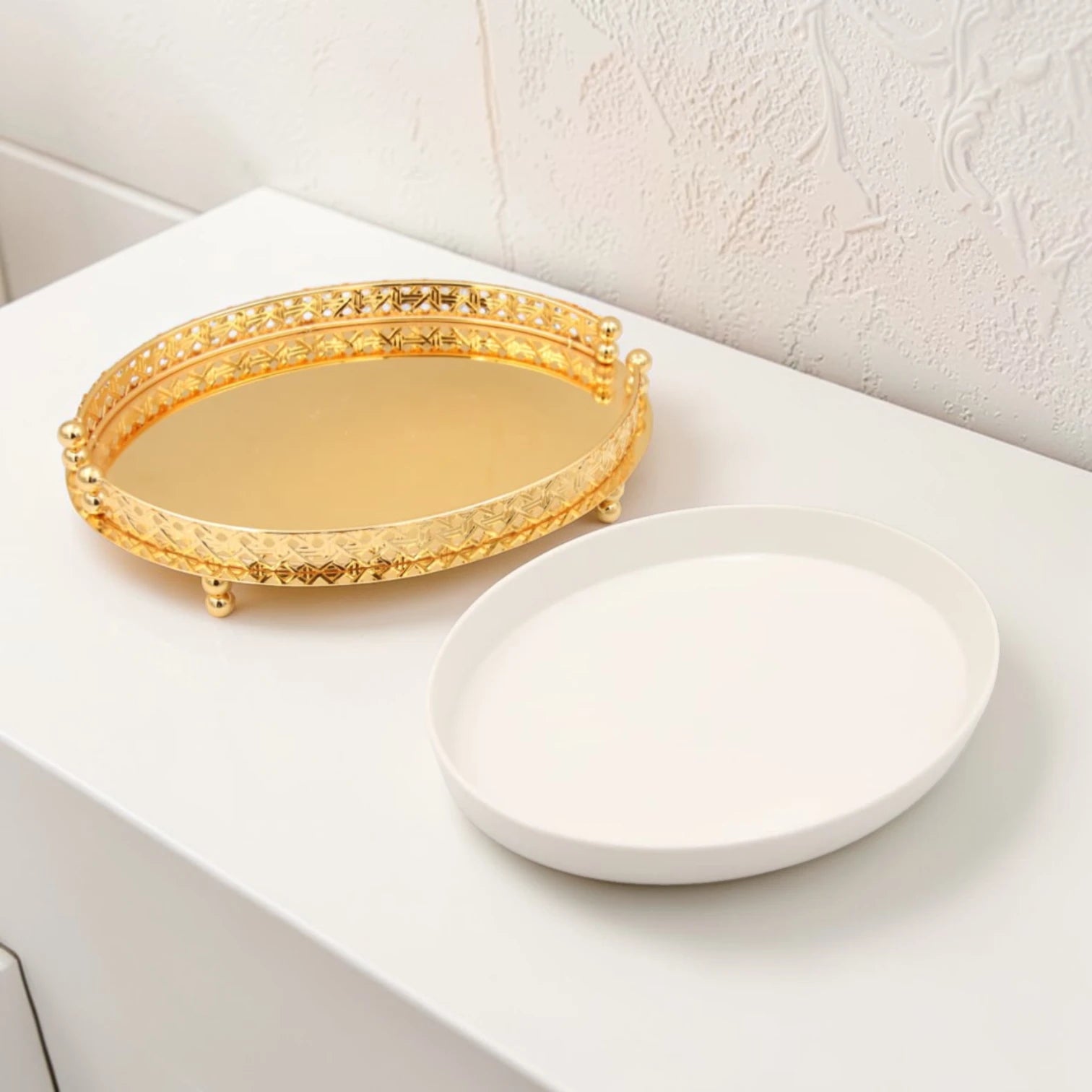 Al Habbai Oval Covered Serving Dish with Lid and Decorative Stand – Elegant Dessert, Dates & Candy Serving Tray for Majlis and Hospitality - Damoo