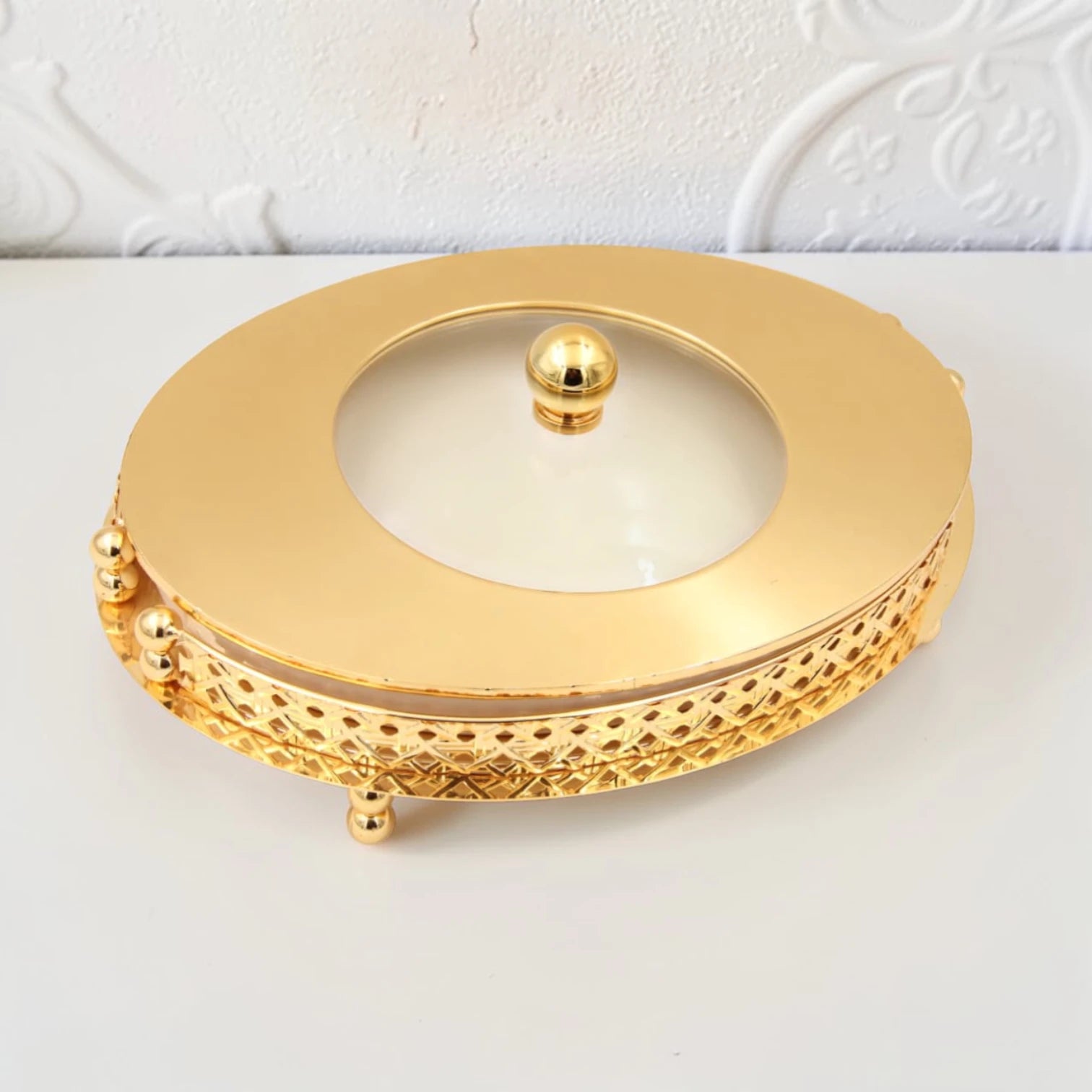 Al Habbai Oval Covered Serving Dish with Lid and Decorative Stand – Elegant Dessert, Dates & Candy Serving Tray for Majlis and Hospitality - Damoo