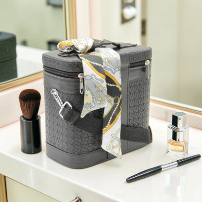Luxury Portable Makeup Storage Box with Handle and Shoulder Strap – Large Cosmetic Organizer Case with Zipper Travel Beauty Bag (22x19x10.5cm) - Damoo