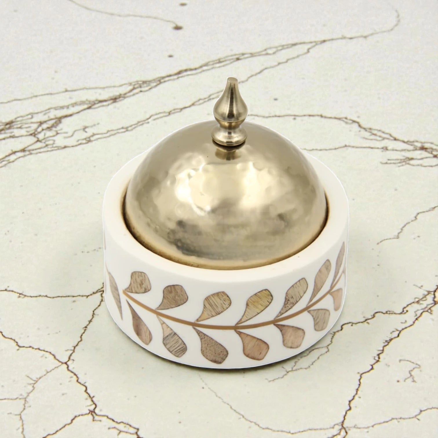 Decorative Bakhoor Burner with Lid & Metal Bowl – Oud Incense Burner for Home & Majlis Decor (14H x 12.5L x 12.5W CM) - Damoo