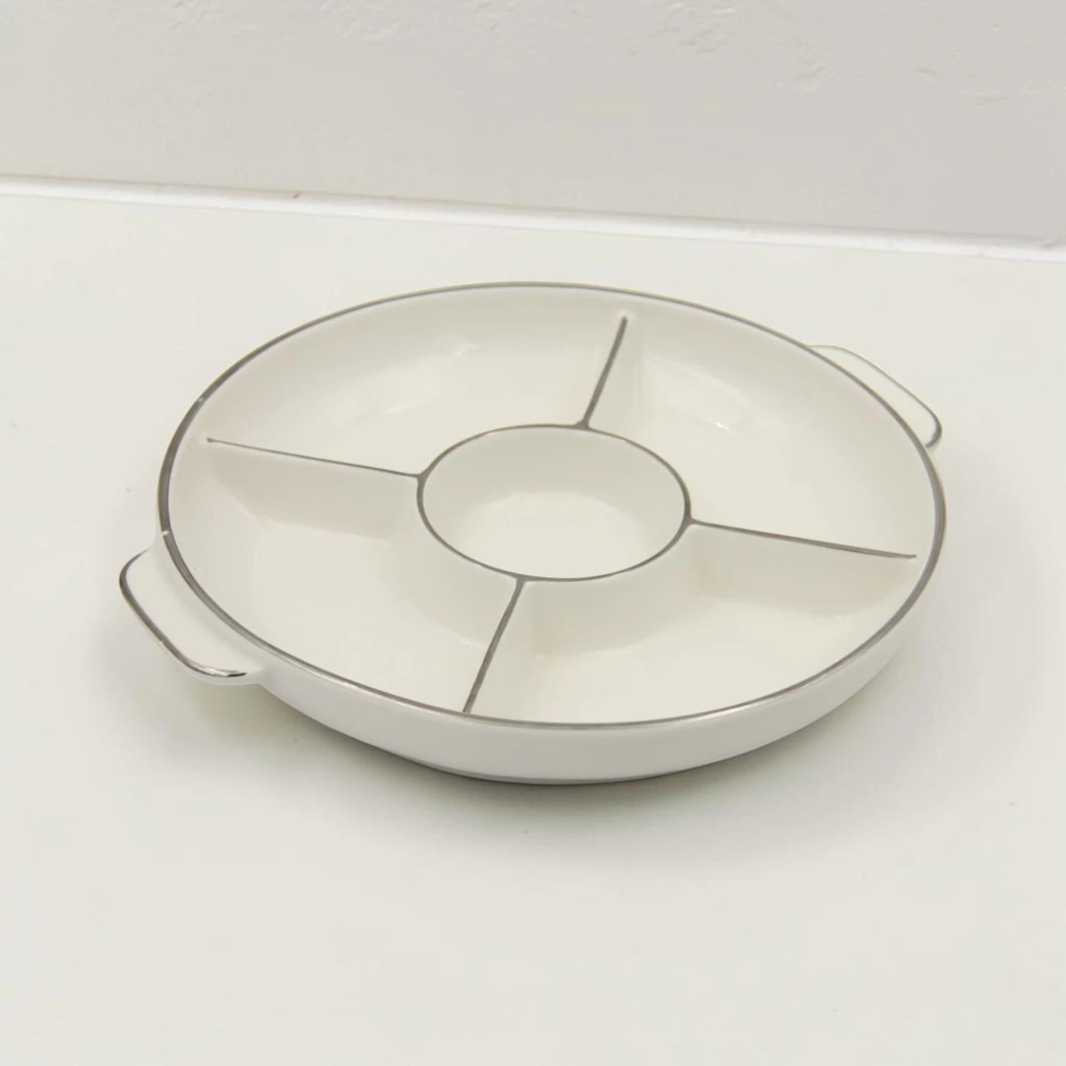 Round Sectioned Serving Tray with Lid & Handles – Multi-Compartment Snack & Appetizer Serving Plate with Covered Top (16H x 30L × 26W CM) - Damoo