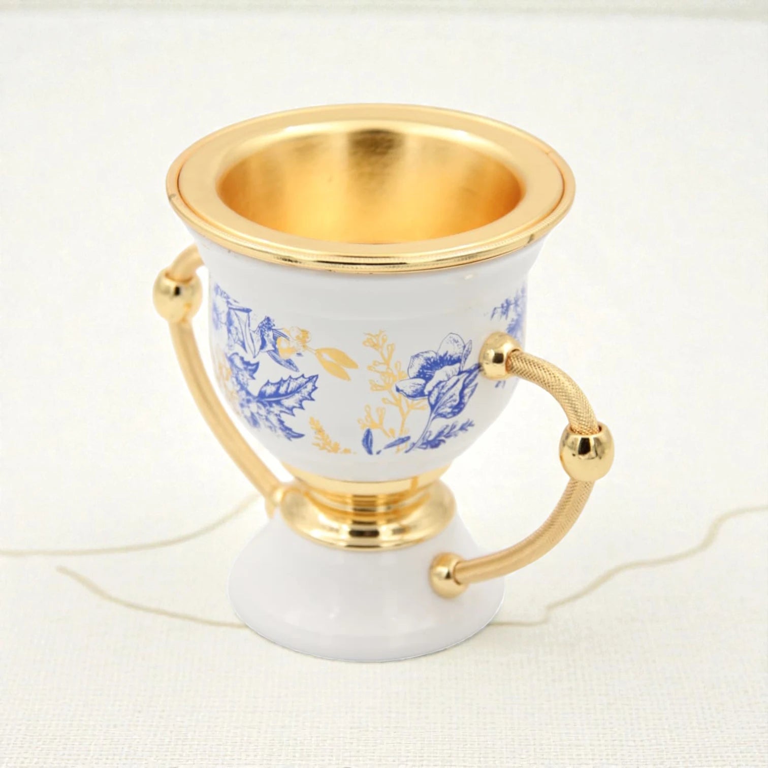 Luxury Ceramic Bakhoor Burner with Gold Metal Insert & Decorative Floral Pattern – Oud Incense Burner for Home & Majlis (15.5H x 19L x 13W CM) - Damoo