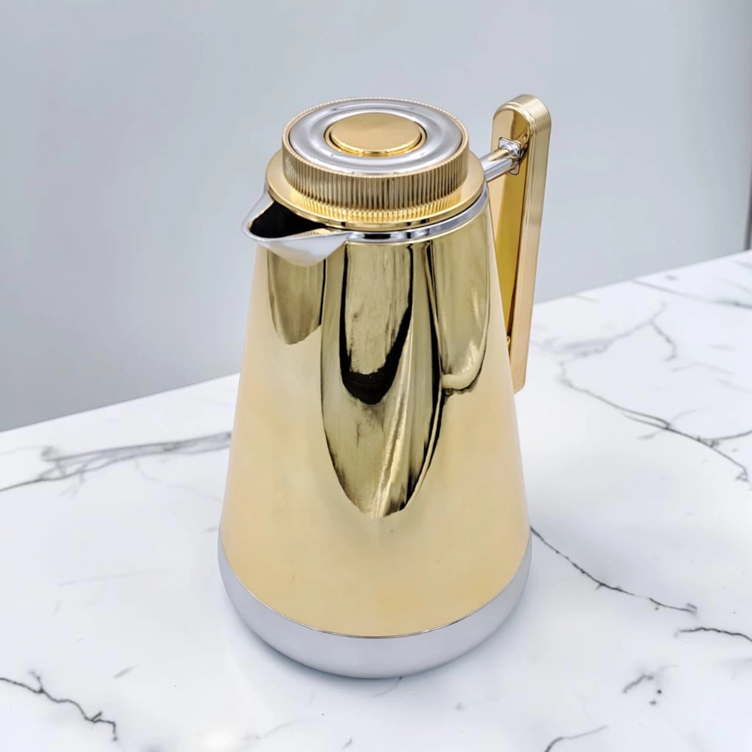 Premium Coffee & Tea Vacuum Flask Set 2 Pieces – Insulated Serving Carafes with Secure Lid and Elegant Handle, 0.5L & 1.0L Capacity Set