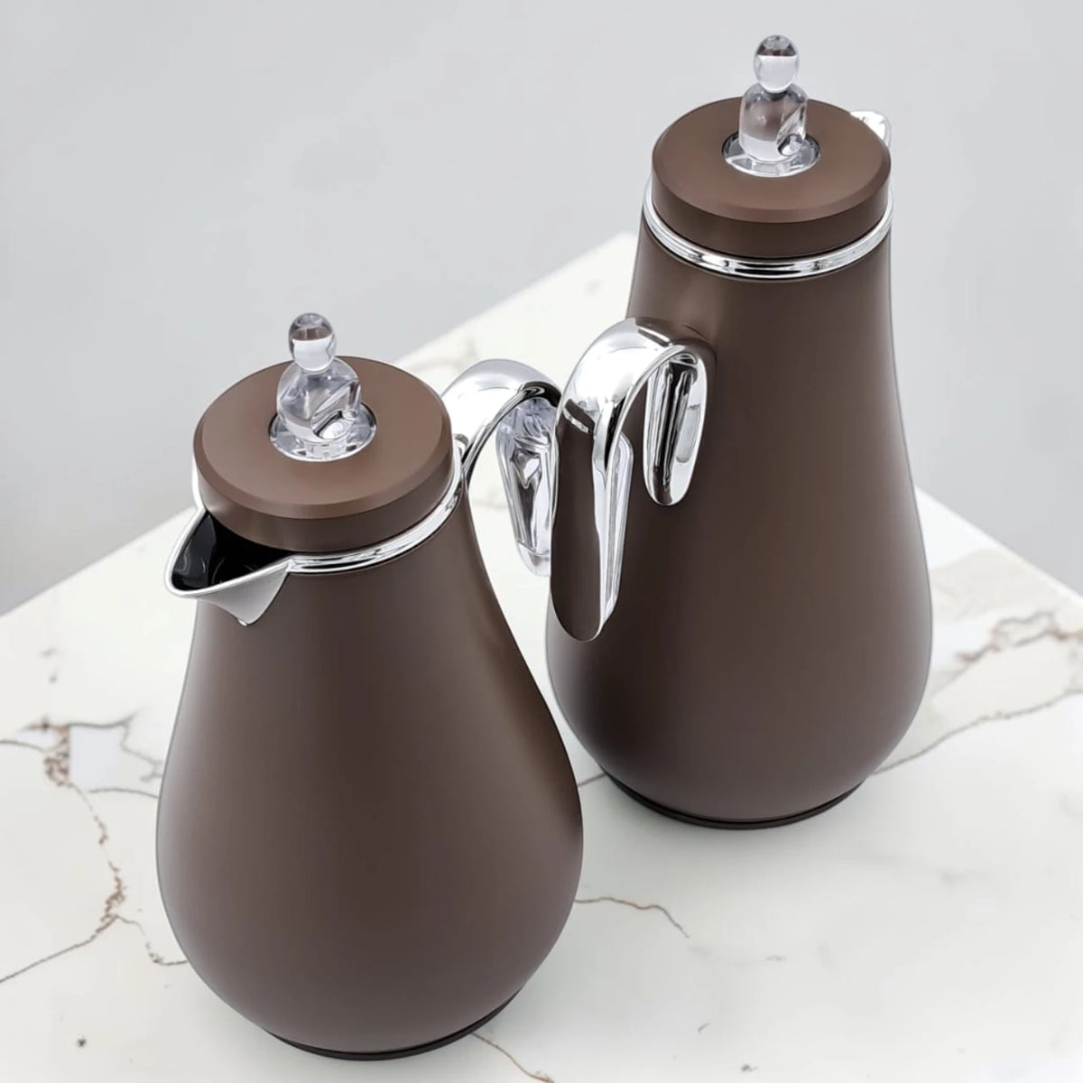 Premium Vacuum Flask Set 2 Pcs 1.0L + 0.7L Glass Liner Thermal Coffee & Tea Server Set with Elegant Handle, Insulated Hot & Cold Beverage Carafes for Home Hospitality and Gatherings