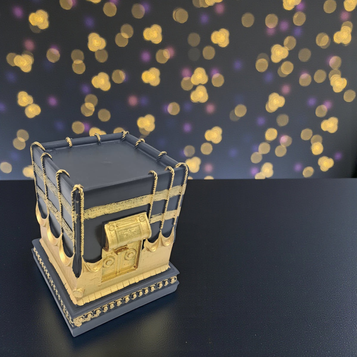 Islamic Kaaba Tabletop Décor – Black & Gold Sacred Architecture Ornament for Home & Ramadan Display (15H x 13L × 13W CM) - Damoo