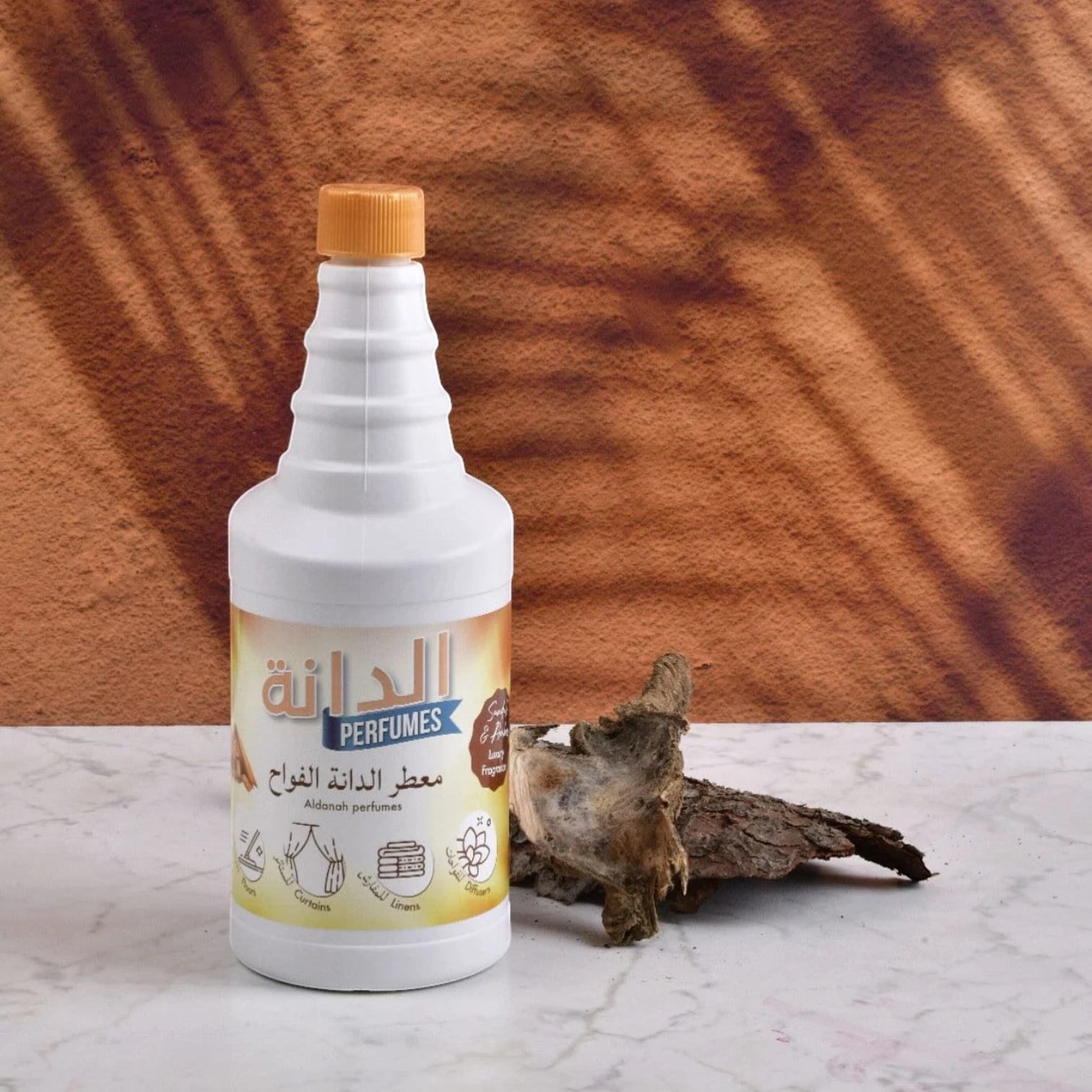 Al Danah Cleaner & Freshener – Sandalwood & Amber, 1000ML | Multi-Purpose Floor & Fabric Fragrance, Diffuser Safe, Warm & Woody Scent - Damoo
