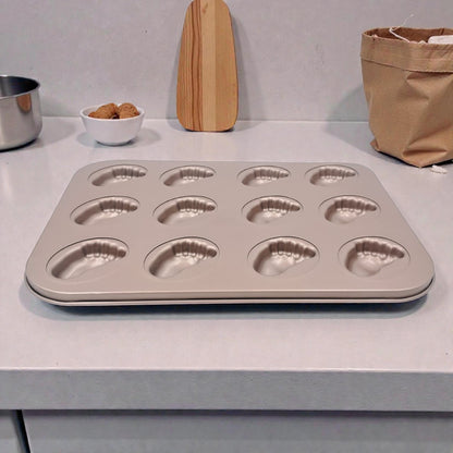12-Cup Carbon Steel Non-Stick Footprint Shape Cake & Dessert Baking Pan – Creative Mold Tray (2.5H x 35L x 26.5W CM) - Damoo