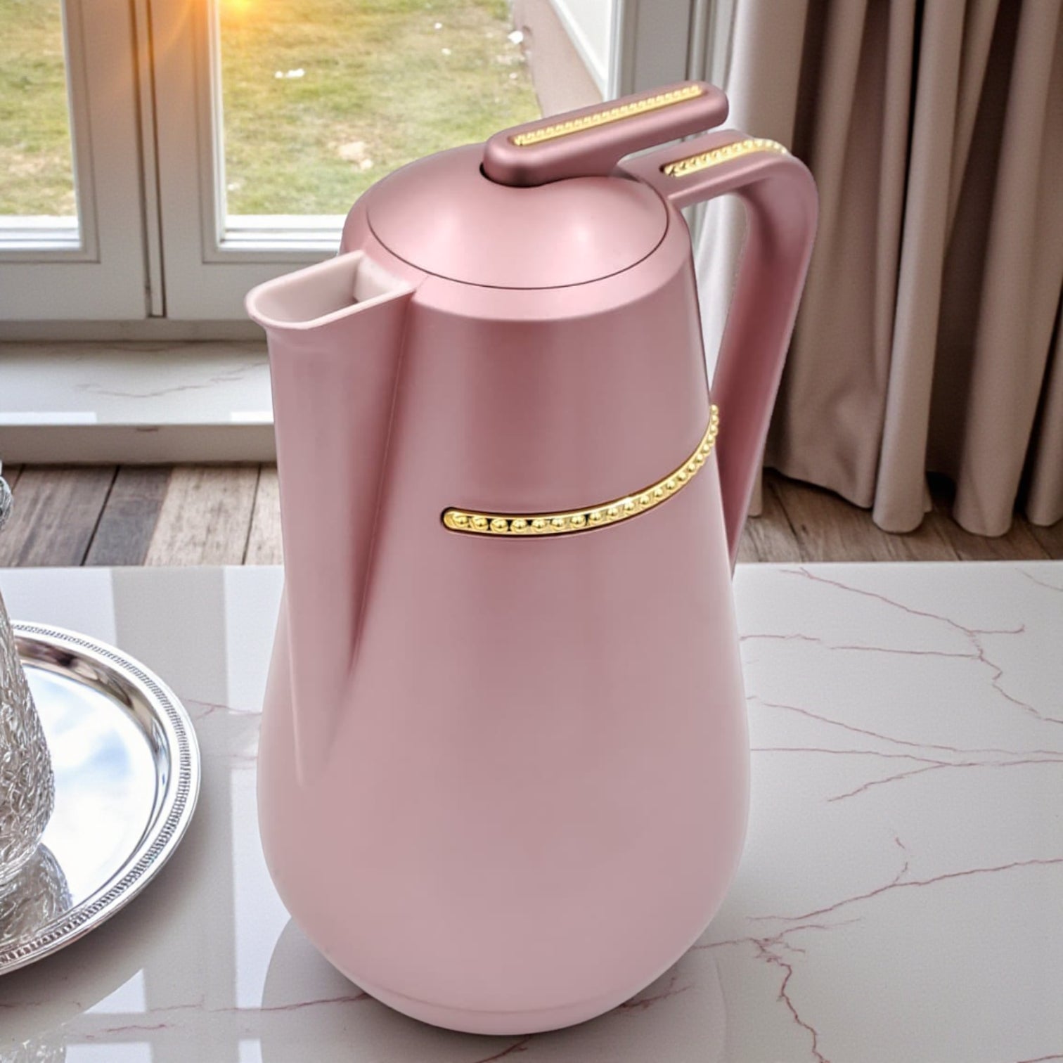 قارورة باراتي الفاخرة المعزولة بجدار مزدوج للشاي والقهوة - ترمس مفرغ من الهواء بلون ذهبي وردي مع مقبض ذهبي | حفظ حراري يدوم طويلاً | غطاء مانع للتسرب - سعة لتر واحد 
