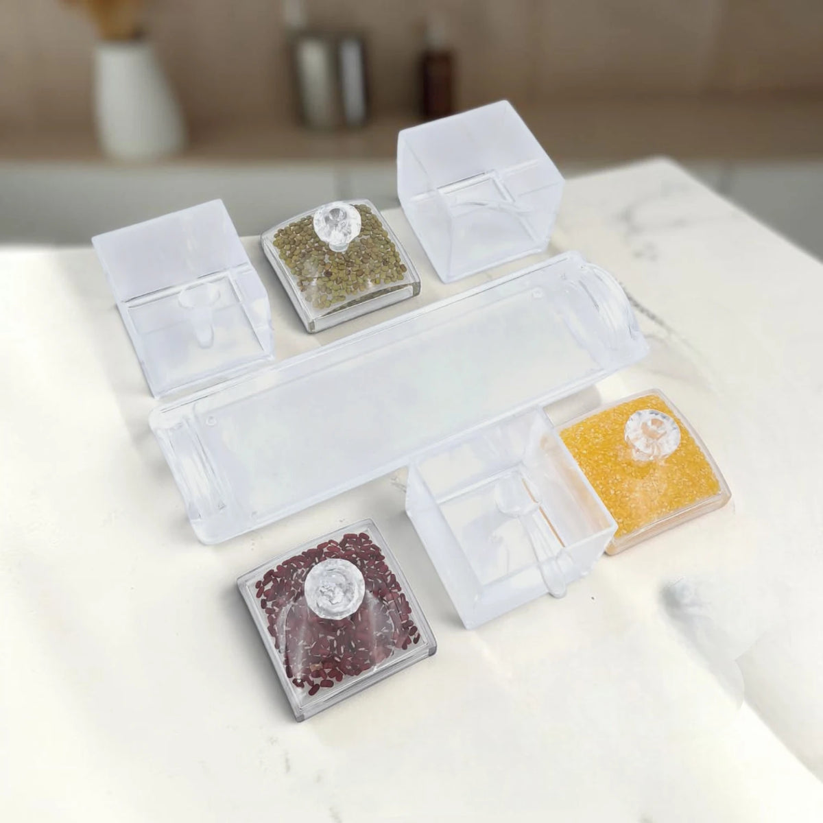 طقم برطمانات مربى أكريليك 3 قطع مع صينية وملاعق، أوعية بهارات شفافة بأغطية، طقم تقديم توابل وصلصات للمطبخ وطاولة الطعام