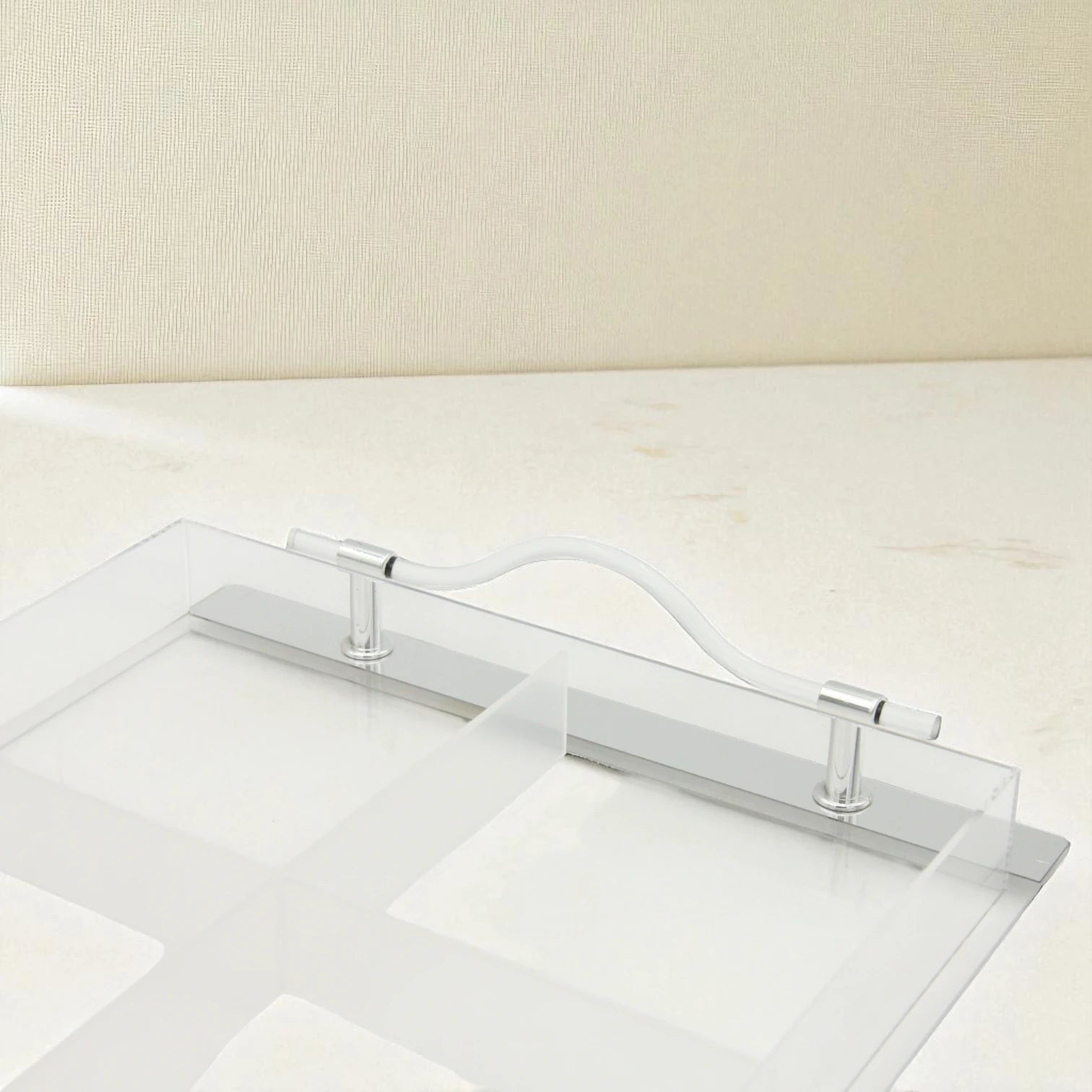 Clear Acrylic 4-Section Party Snack Tray with Lid – Clear Serving Dish for Nuts, Dried Fruits, Candies & More - Damoo