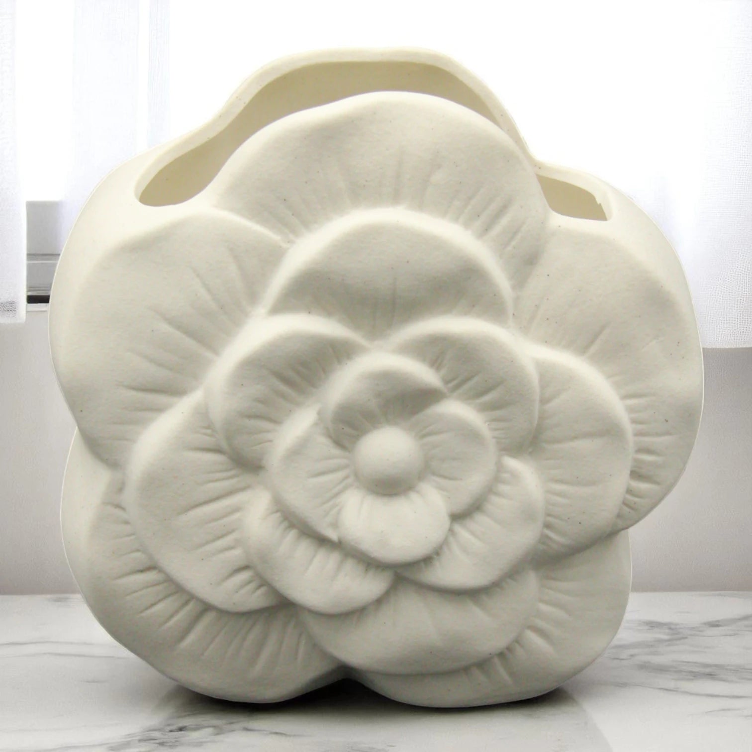 Cream-Colored Flower Shaped Ceramic Vase – Elegant Decorative Centerpiece for Living Room, Shelf, or Table - Damoo