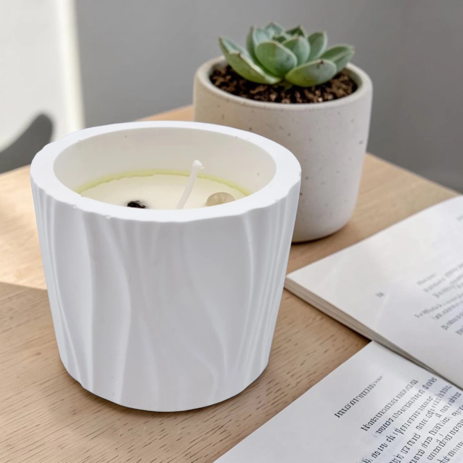 Luxury Scented Candle in Textured Ceramic Jar, Hand Poured Long Lasting Aromatherapy Candle for Home Décor & Relaxation - Multi Design (6H x 7L x 7W CM) - Damoo