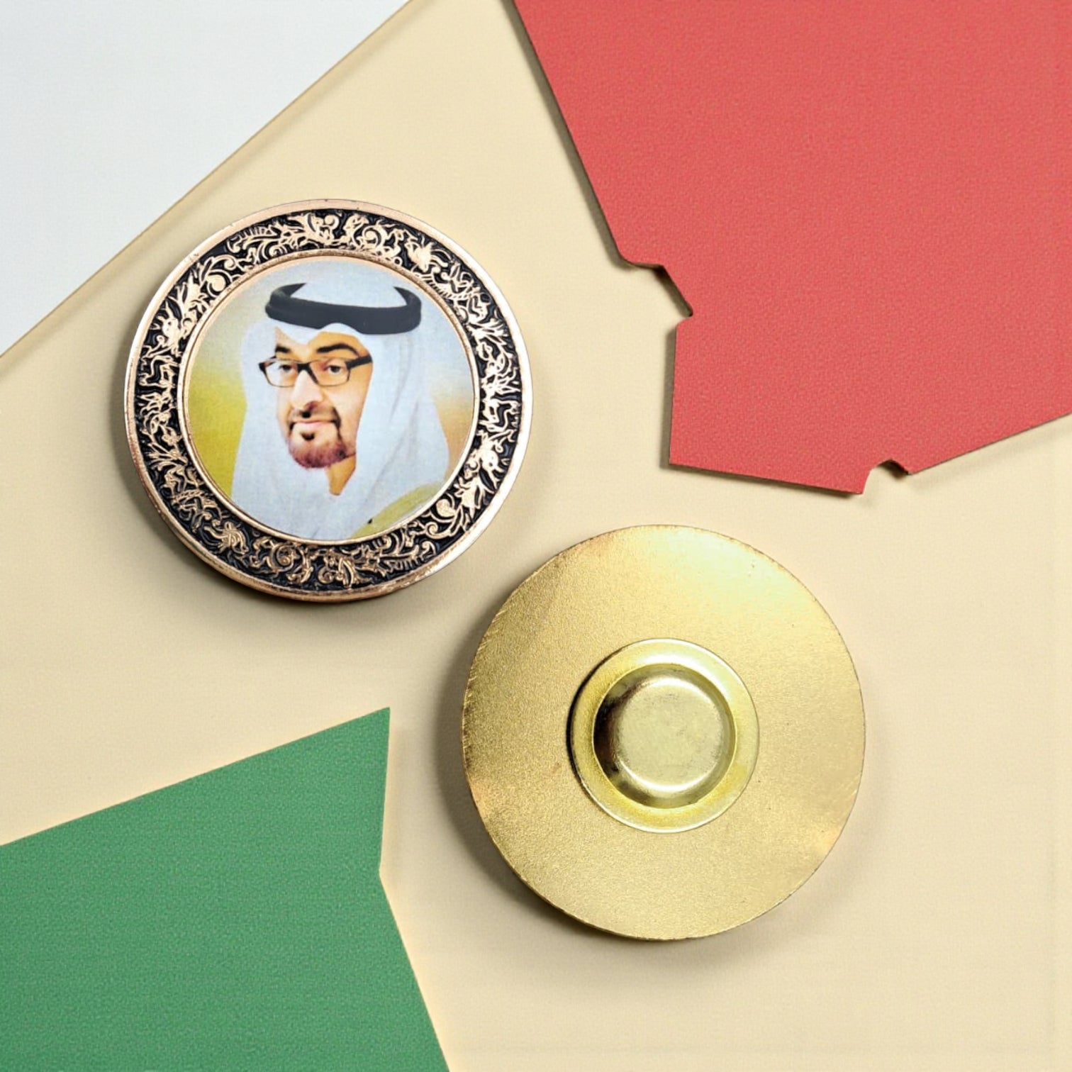 UAE Gold Round Magnetic Badge – Elegant Metal Pin with Portrait Design & Ornate Frame – Premium National Day Souvenir & Patriotic Gift (H3.5cm x W3.5cm) - Damoo