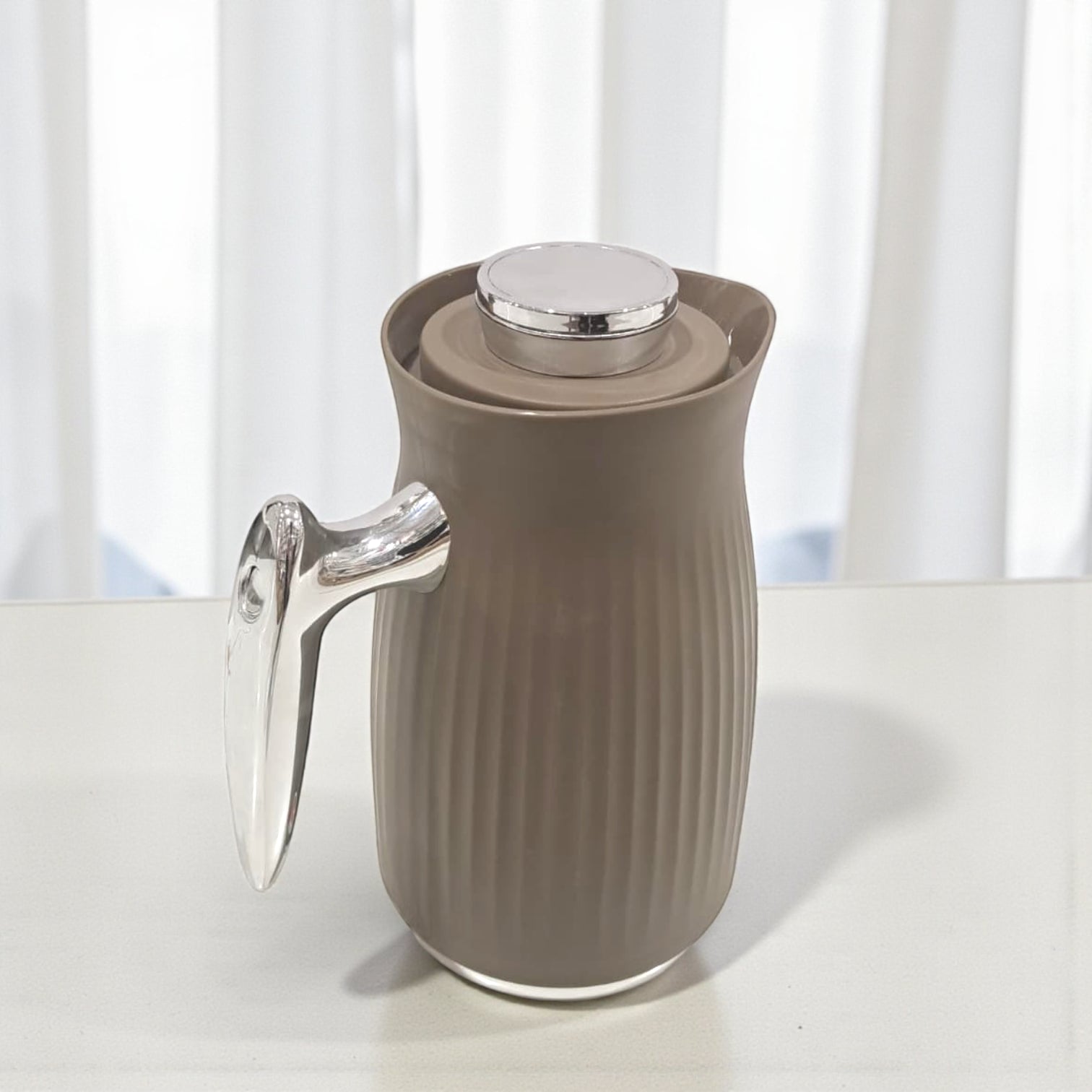 GERMAX Elegant Black & Gold Insulated Thermos Flask – Premium Vacuum Jug for Hot & Cold Beverages – 1 L Capacity with Luxury Golden Handle & Lid - Damoo