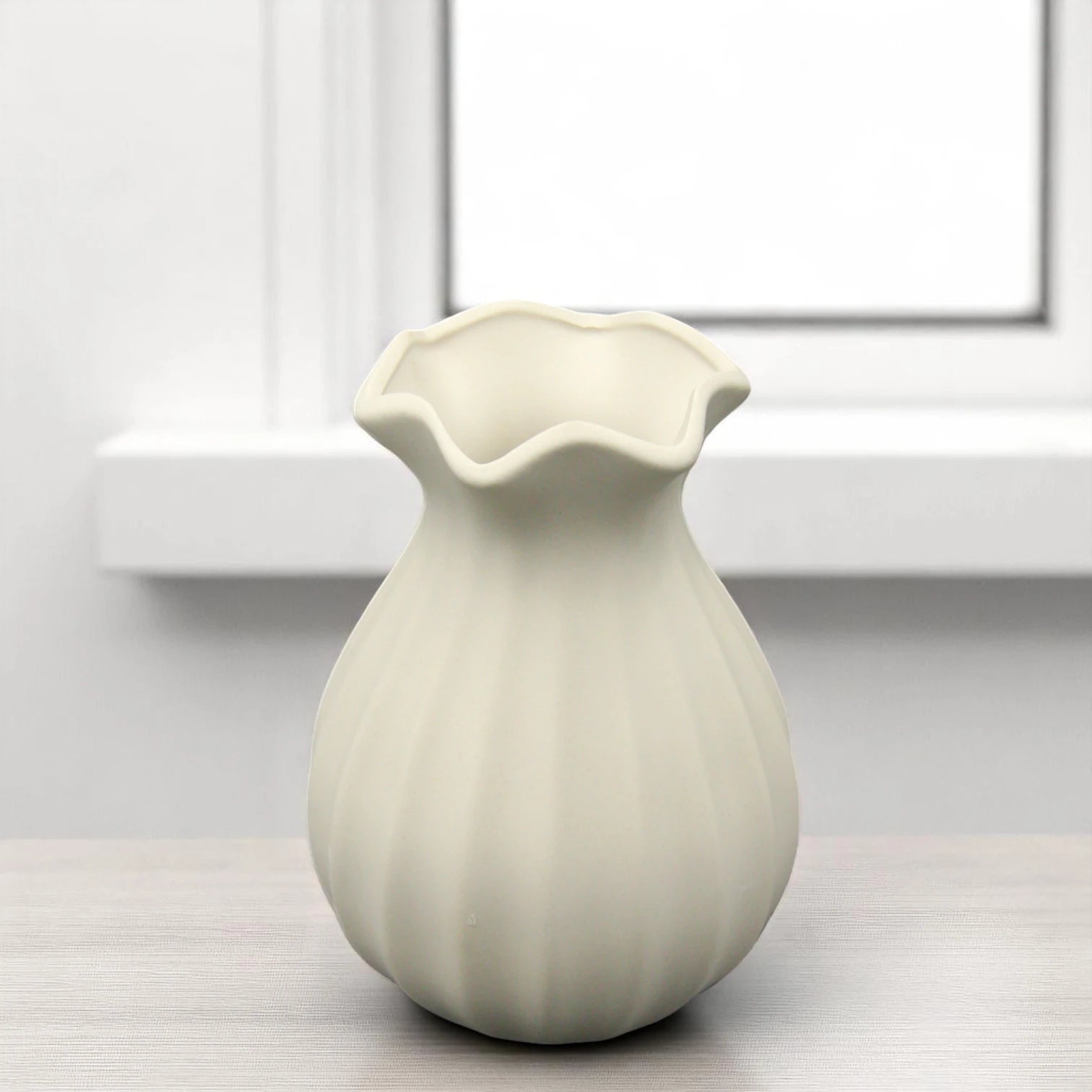 Damoo Elegant Fluted Ceramic Vase – Matte White Flower Pot with Wavy Rim for Modern Home & Table Decor - Damoo