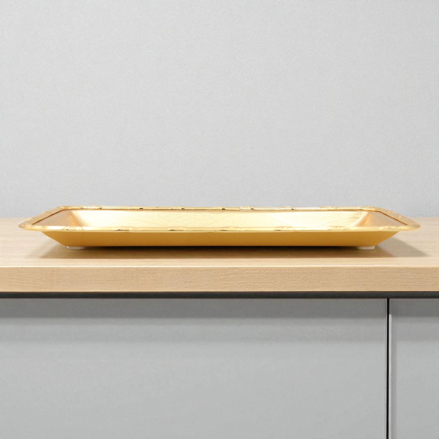Damoo Gold Rectangular Serving Tray with Clear Dome Cover – Elegant Covered Tray for Pastries, Sweets, Cheese & Snacks – Decorative Display Tray with Lid - Damoo