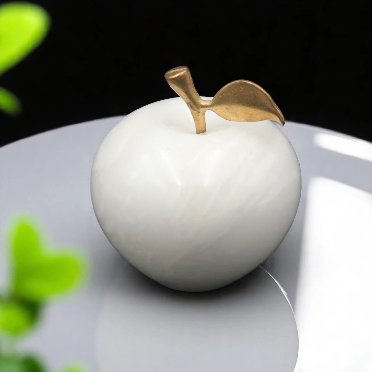 Damoo Luxury White Marble Decorative Apple with Gold Metal Leaf – Elegant Modern Sculpture for Home, Office, Kitchen, or Tabletop Decor – Unique Gift Accent for Interior Styling - Damoo