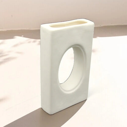 Damoo Minimalist Ceramic Flower Vase – Modern Rectangular Design with Artistic Open Center for Dried or Fresh Floral Arrangements - Damoo