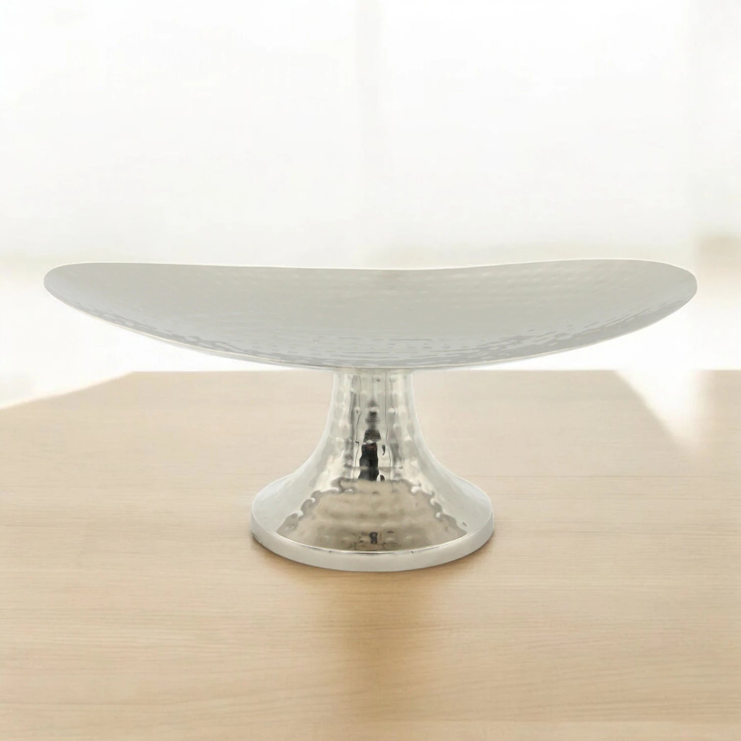Damoo Modern Hammered Metal Oval Plate with Pedestal Stand – Decorative Centerpiece Bowl for Dining & Living Rooms - Damoo