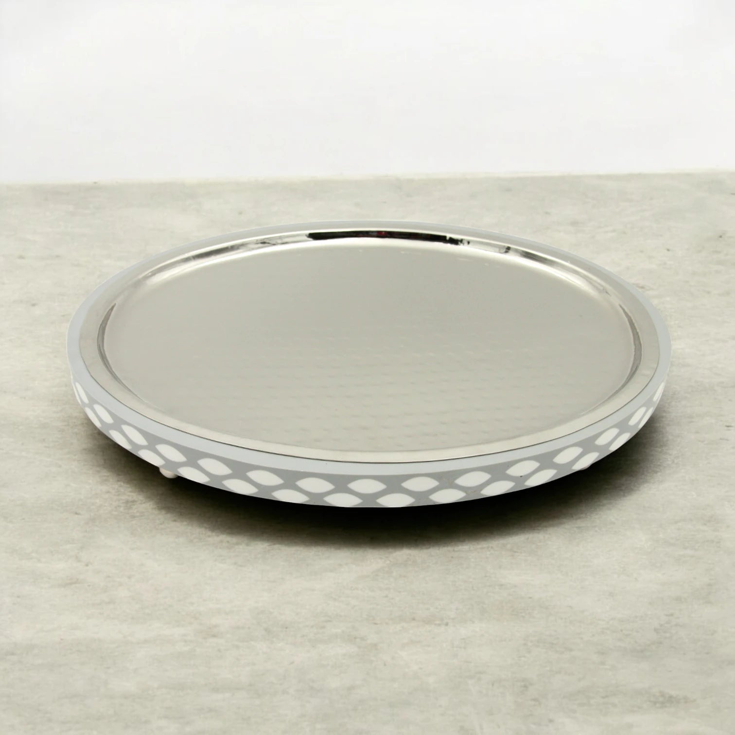 Damoo Modern Oval Serving Tray – Silver Hammered Metal with Gray & White Inlay Border – Elegant Display Tray with Raised Feet for Coffee, Sweets, or Decor - Damoo