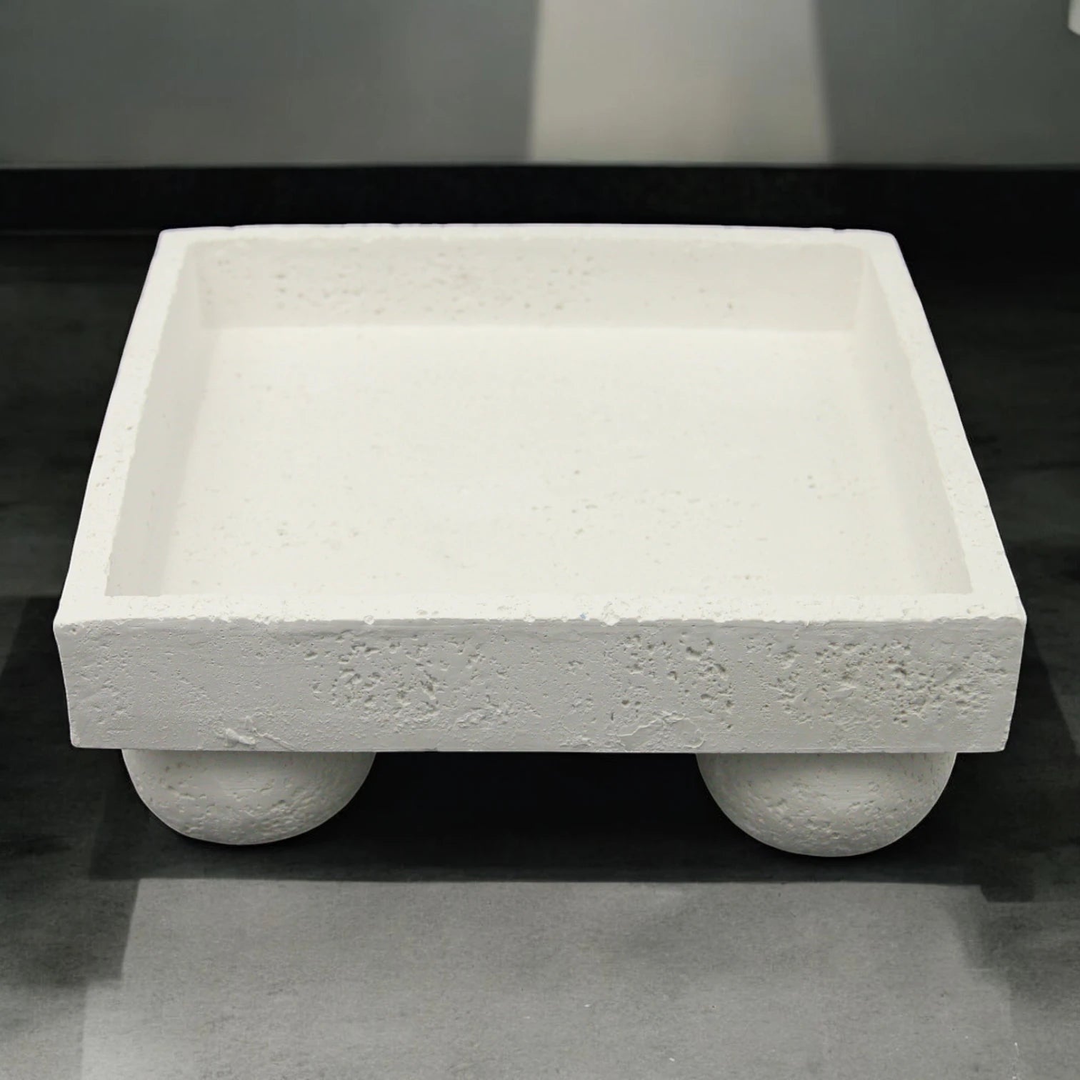 Damoo Modern White Concrete Pedestal Tray with Round Feet – Elevated Handmade Real Stone Display Stand for Home Decor, Vanity, Kitchen - Damoo