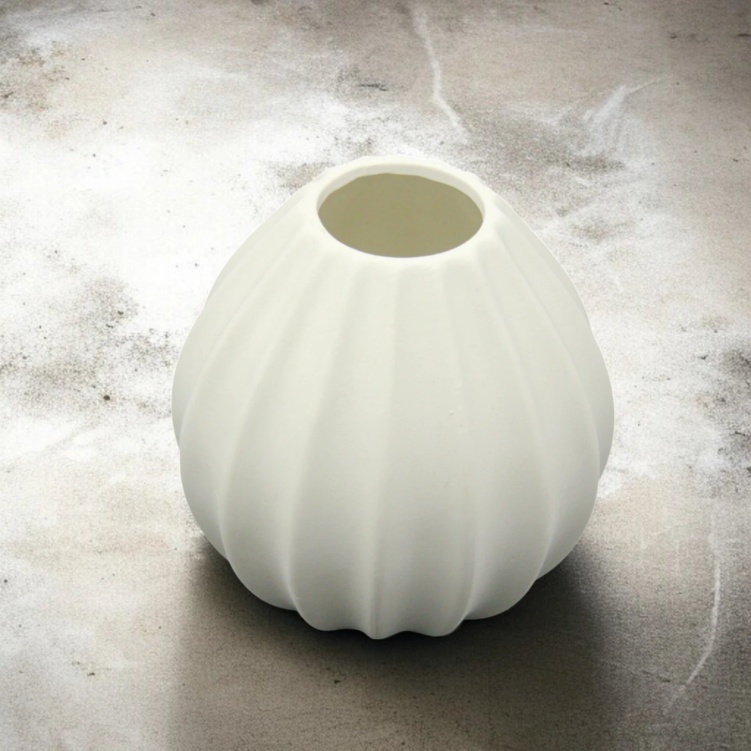 Damoo White Ribbed Ceramic Vase – Modern Minimalist Tabletop Vase for Faux or Fresh Flowers | Elegant Home Decor Accent for Living Room, Bedroom & Office - Damoo