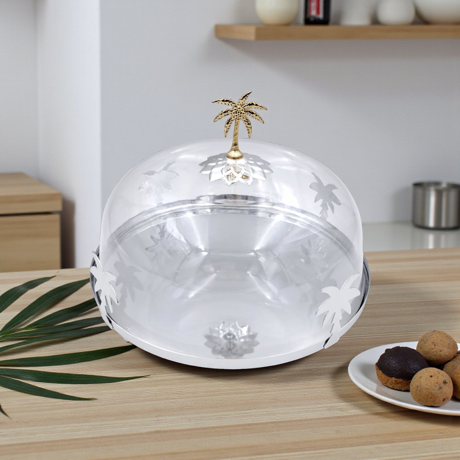 حامل كيك فاخر على شكل شجرة نخيل فضي وذهبي مع غطاء مقبب - صينية عرض حلويات كلاسيكية من الفولاذ والنحاس | طبق تقديم أنيق للكيك والمعجنات والحفلات