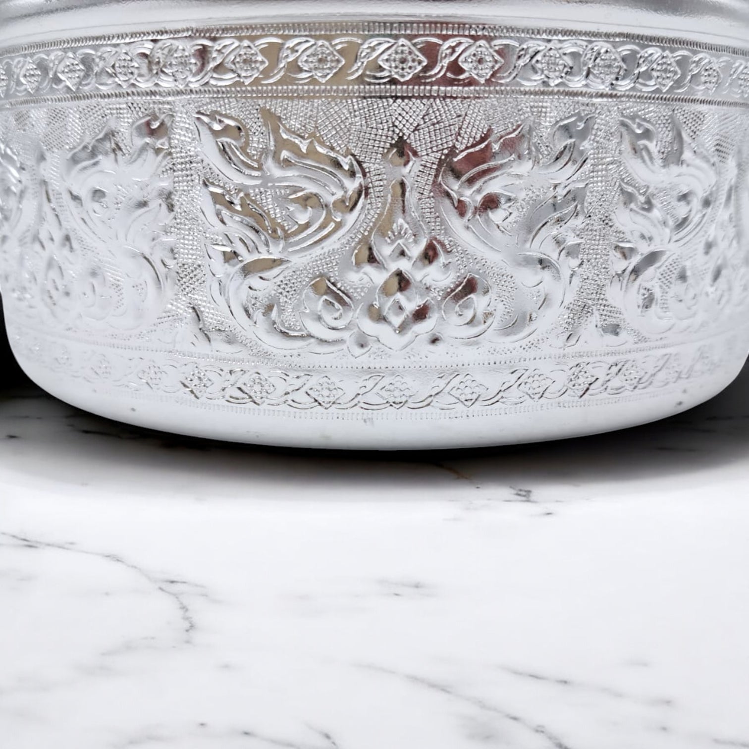 Premium Embossed Aluminum Storage Container with Lid | Decorative Round Metal Box for Sweets, Dates, Spices, Gifts & Home Decor | Lightweight & Durable | H(8cm) x W(15cm) x L(15cm) - Damoo