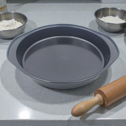 AK Bakers Select Non-Stick Carbon Steel Round Cake Pan – Easy Clean Bakeware for Cakes & Desserts (4H x 27L x 24.5W CM) - Damoo