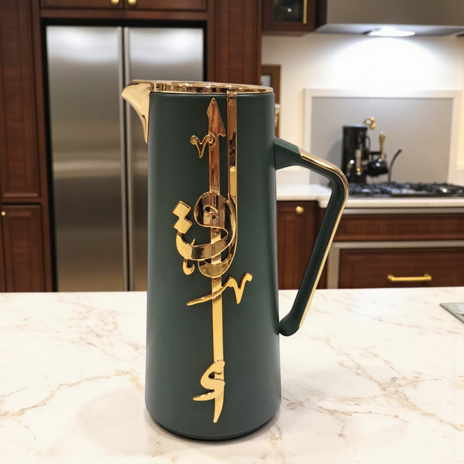 Otantik Home Arabic Calligraphy Thermos – Luxury Insulated Vacuum Jug for Arabic Coffee & Tea – Elegant 1L Flask with Metallic Handle - Damoo