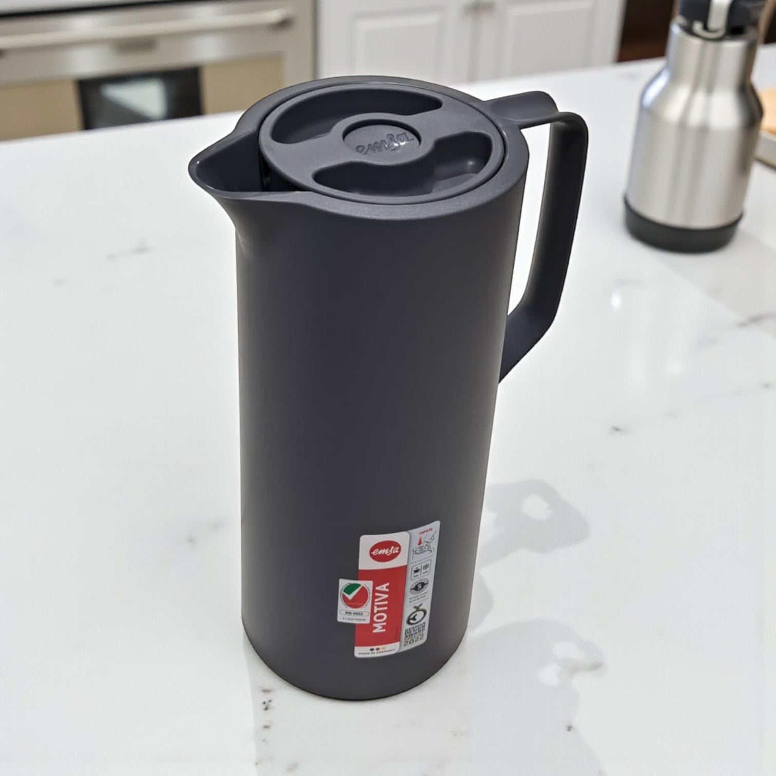Emsa Motiva Vacuum Jug 1L –  Charcoal | Nordic Design Insulated Flask with Quick-Press Closure – Keeps Drinks Hot for 12 Hours & Cold for 24 Hours | Made in Germany - Damoo