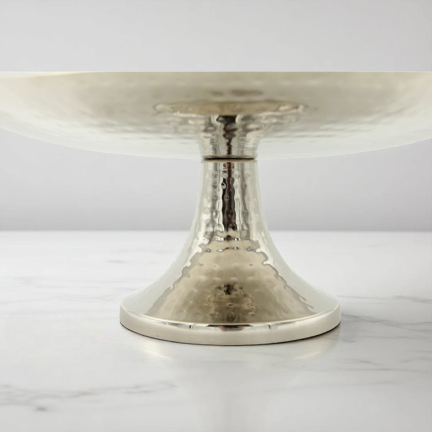 Elegant Round Metal Dessert Stand – Serving Tray for Cupcakes, Pastries & More – Ideal for Weddings, Birthdays & Events - Damoo