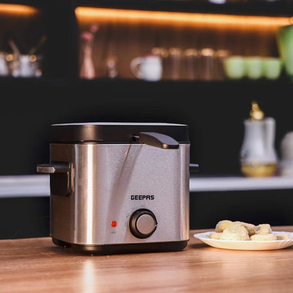 Geepas 1.5L Deep Fryer – 900W, Stainless Steel, Viewing Window, Non-Stick Basket, Adjustable Temperature Control - GDF36016 - Damoo