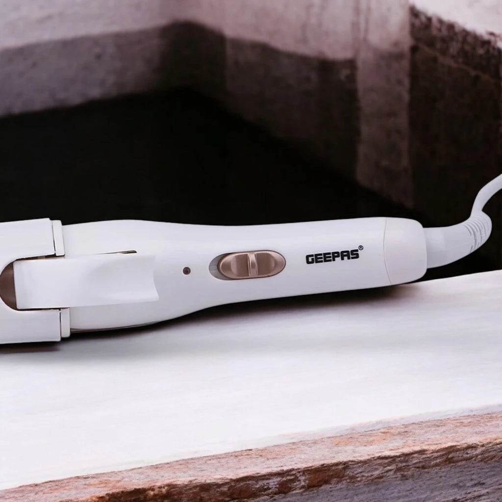 Geepas 2-in-1 Wet & Dry Hair Curler & Straightener – 40W, Adjustable Temperature 80-230°C, Ceramic Coated Plates, 360° Swivel Cord, Travel-Friendly Design – GH8686 - Damoo