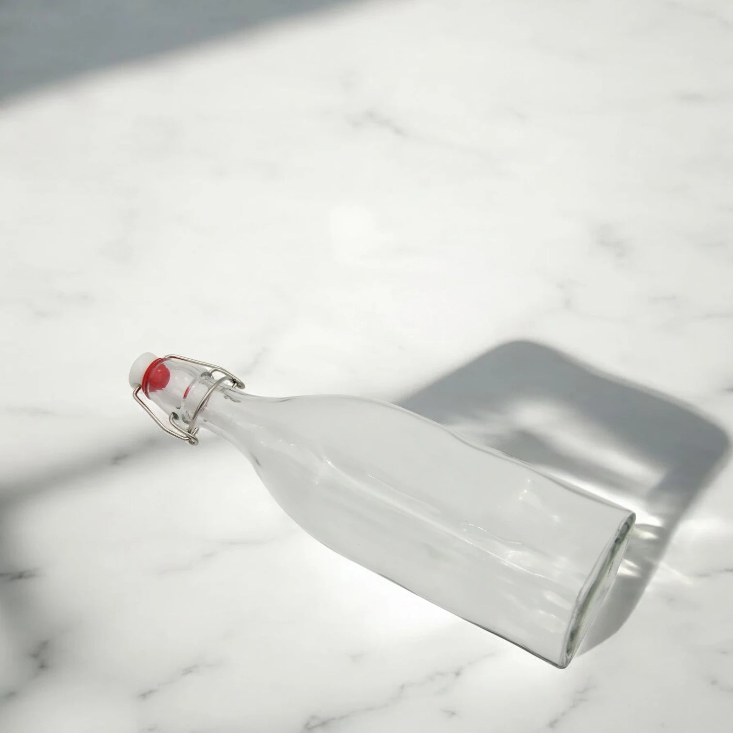 Glass Swing Top Bottle – Reusable Airtight Storage Bottle for Oil, Vinegar, Water, Juices & Beverages – Leak-Proof Flip Cap – Elegant Square Design for Home & Kitchen - Damoo