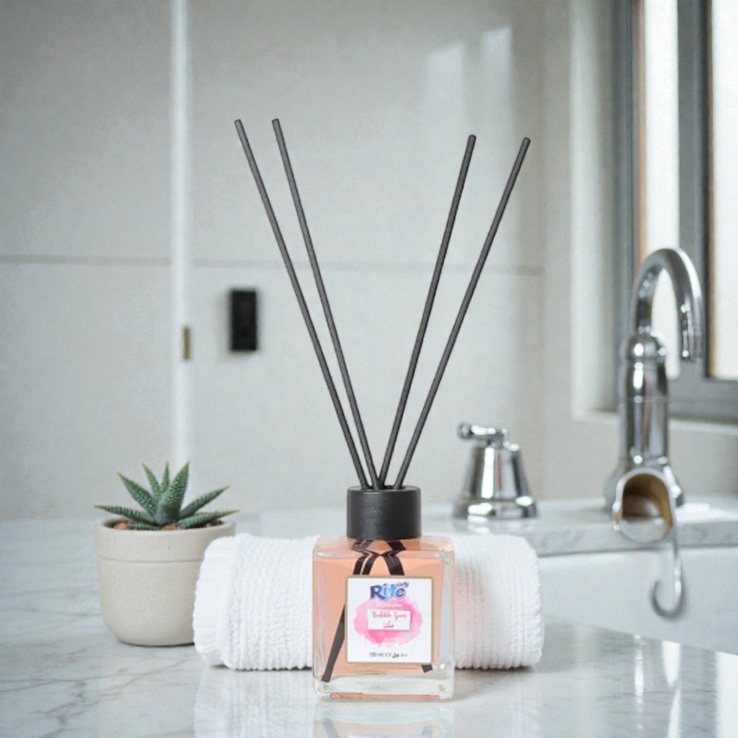 Rite Bubble Gum Reed Diffuser – Sweet & Refreshing Home Fragrance in Decorative Glass Bottle – 100ml Room Freshener - Damoo