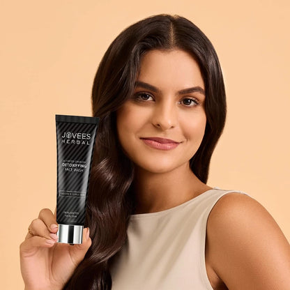 Jovees Activated Charcoal Detox Face Wash – 120ml | Deep Pore Cleanser for Acne-Prone & Oily Skin | Controls Oil, Fights Acne, and Detoxifies | Paraben-Free - Damoo
