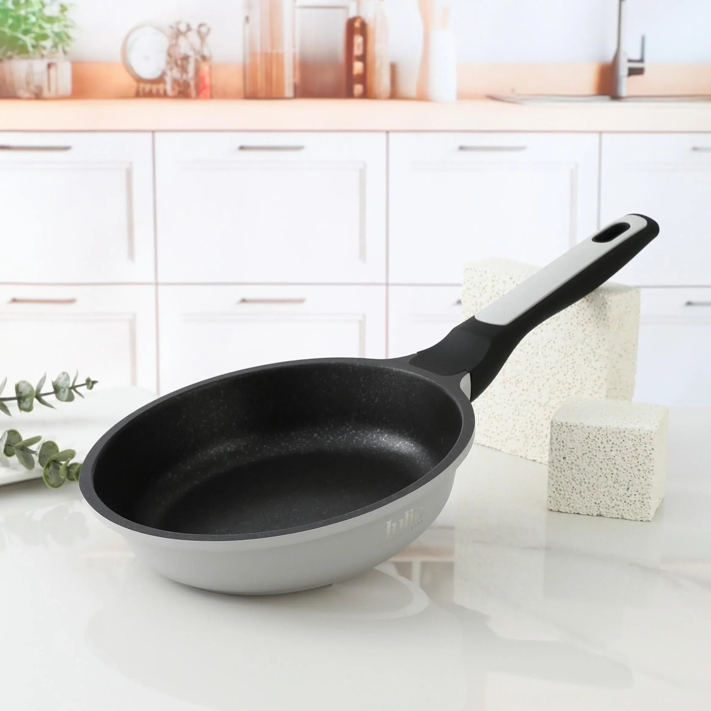 JULIA Elite-Lux Light Gray Frypan Without Lid – Granite Ultra Non-Stick Coating, Induction Base, Heat-Resistant Bakelite Handle, PTFE & PFOA-Free, Die-Cast Aluminum, Suitable for All Cooktops - Damoo