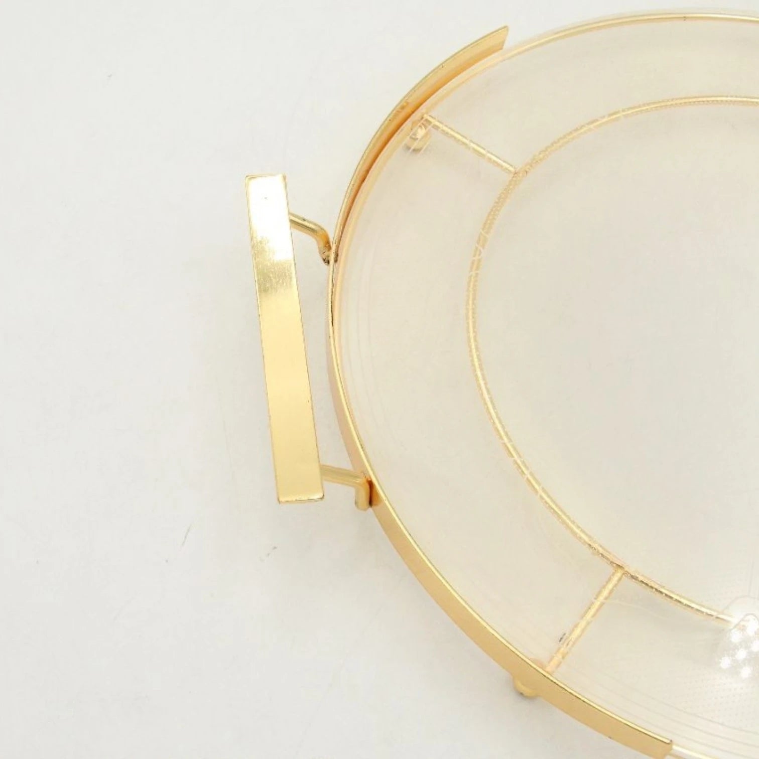 Luxury Round Acrylic Serving Tray with Dome Lid – Gold Handle Dessert Stand for Parties, Cakes & Home Entertaining - Damoo