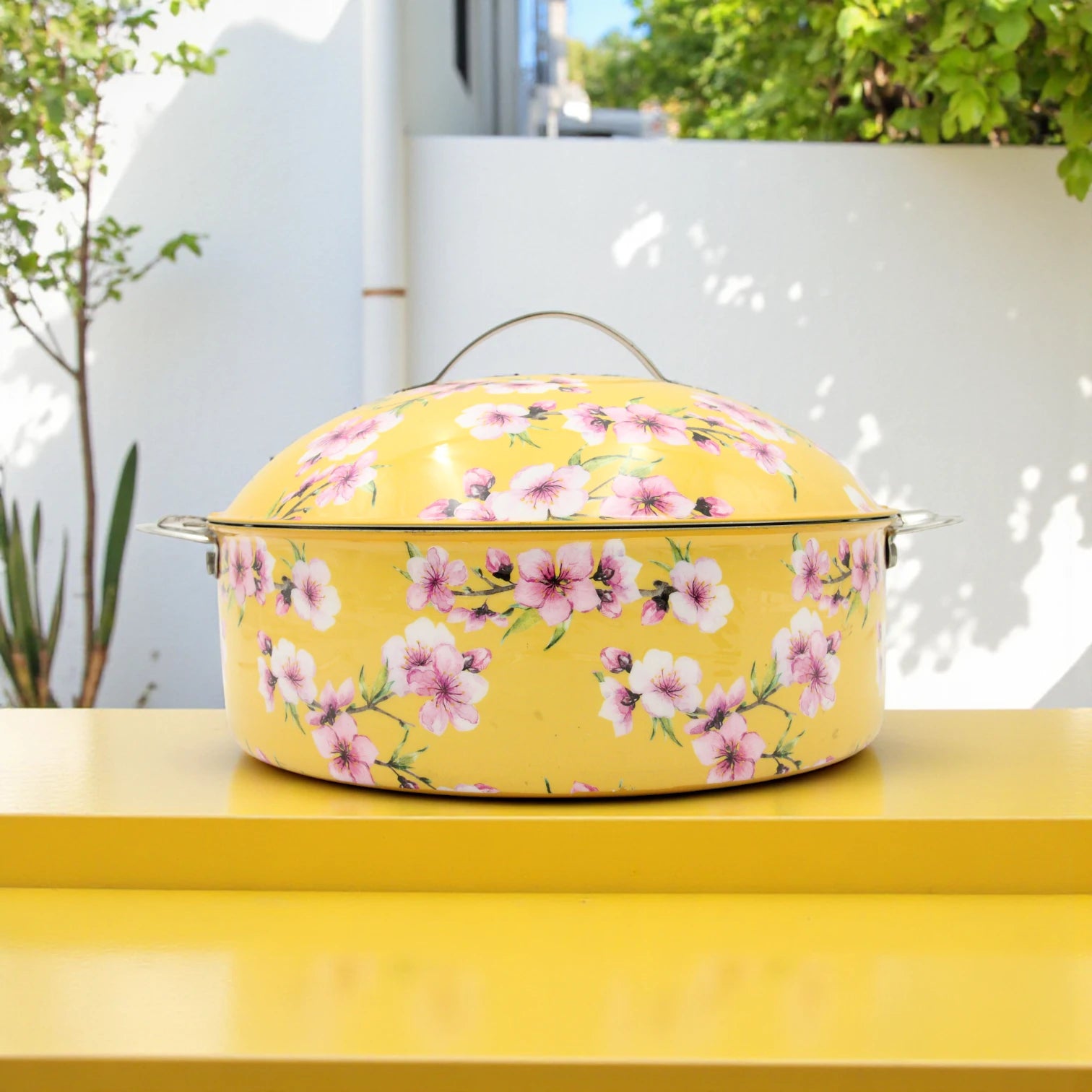 MayFlower Yellow Floral Hot Pot – 3500ml Thermal Casserole with Stainless Steel Interior – Elegant Food Warmer with Lid – Keeps Meals Hot & Fresh - Damoo