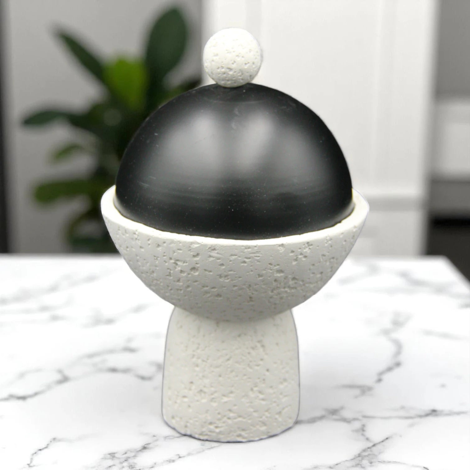 Modern Sculptural Mortar & Pestle Set – Minimalist Kitchen Tool & Home Decor Accent - Damoo