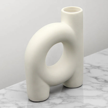 Modern White Ceramic Sculptural Vase – Minimalist & Boho-Inspired Decorative Flower Vase for Pampas Grass, Bouquets & Home Accents - Damoo
