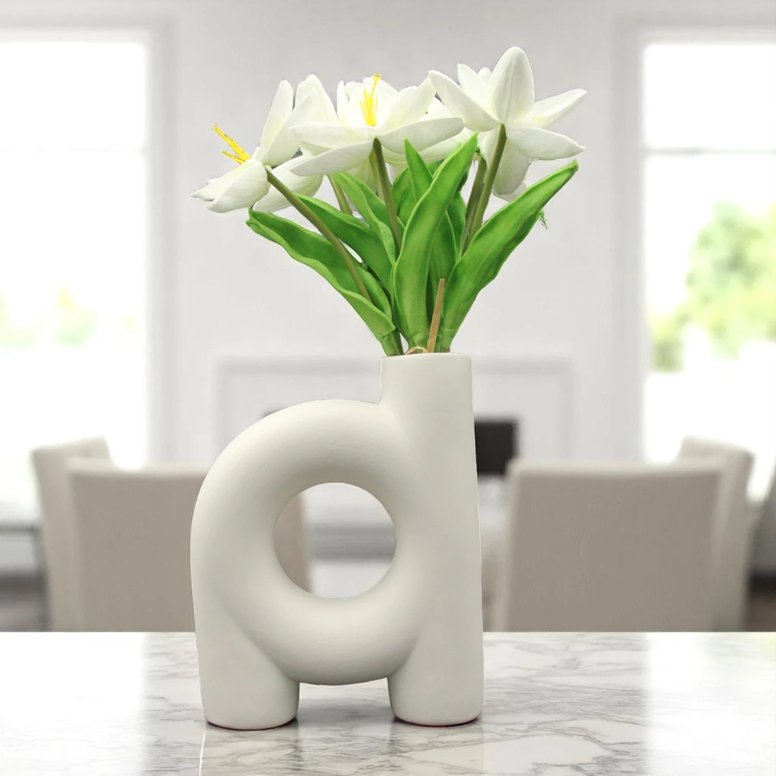 Modern White Ceramic Sculptural Vase – Minimalist & Boho-Inspired Decorative Flower Vase for Pampas Grass, Bouquets & Home Accents - Damoo