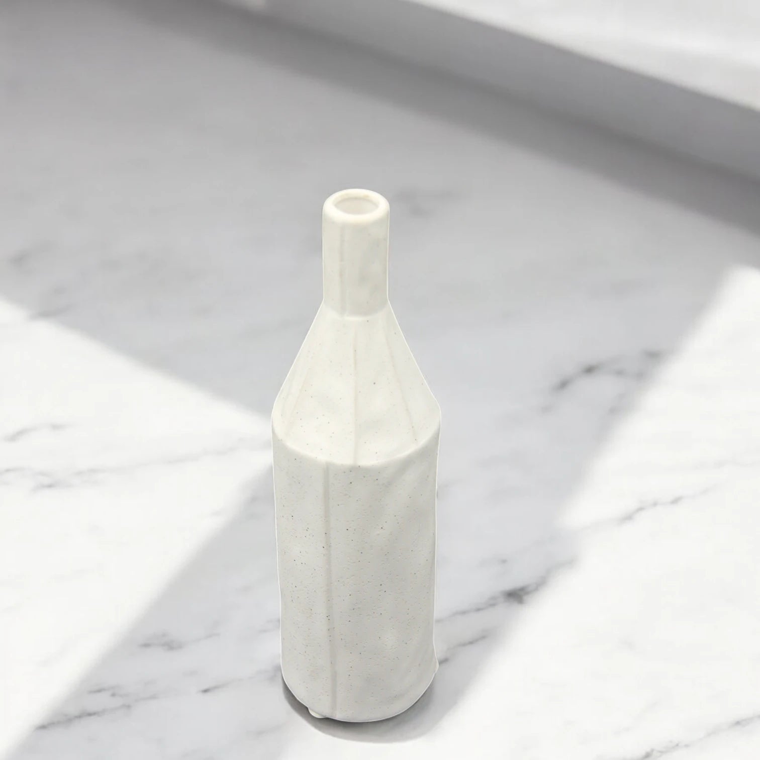 Modern White Geometric Ceramic Vase with Artificial Calla Lily Flowers – Minimalist Decorative Bottle for Home, Office & Event Styling - Damoo