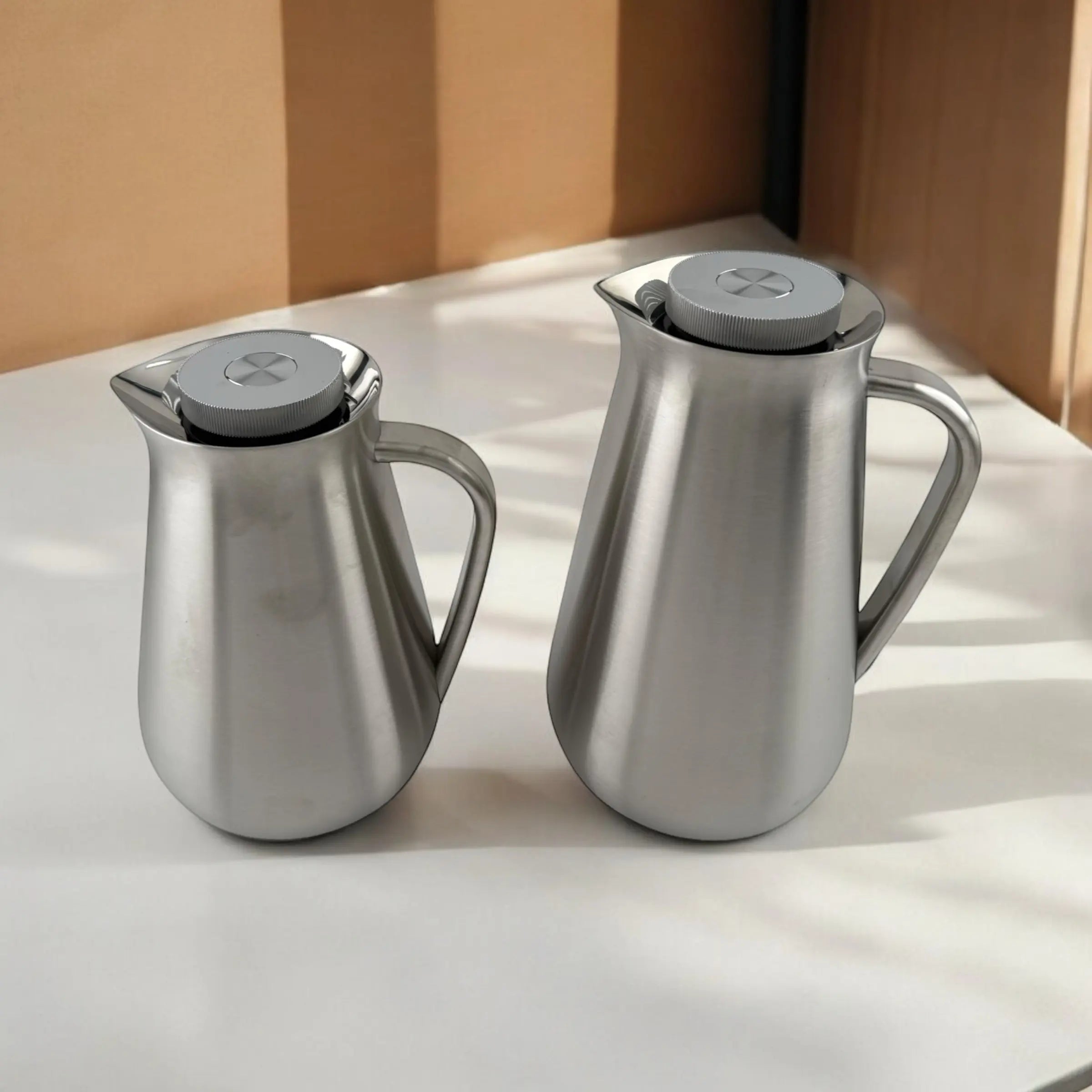 Parati Premium Double-Wall Vacuum Flask Set – 1L & 0.5L | Elegant Insulated Carafes for Serving Tea & Coffee | BPA-Free | Long Heat Retention | Certified Quality (Silver) - Damoo