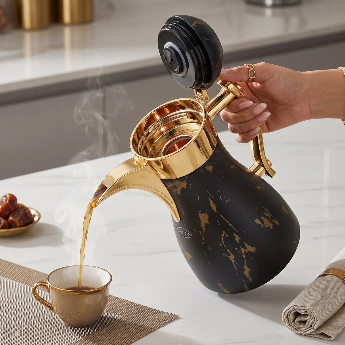 PISCO Pil Insulated Beverage Carafe – Black and Gold Marbled Design with Handle, Spout and Hinged Lid