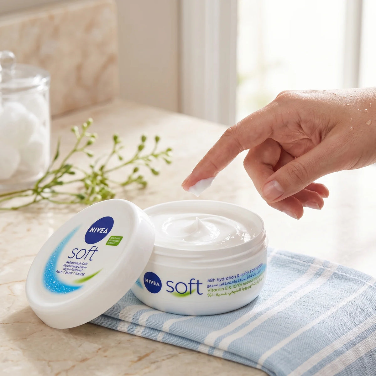 NIVEA Soft Moisturizing Cream 200 ML – Refreshingly Soft Vegan Formula for Face, Body & Hands