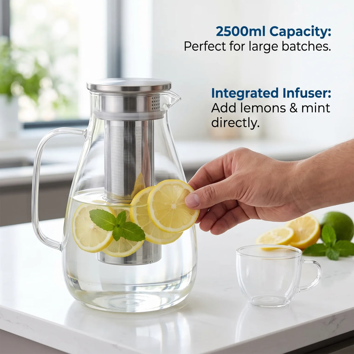 FAMILYSHIP Borosilicate Glass Jug 2500ml – Built-In Infuser, Fitted Lid, Spout and Handle | Clear Tea and Beverage Server