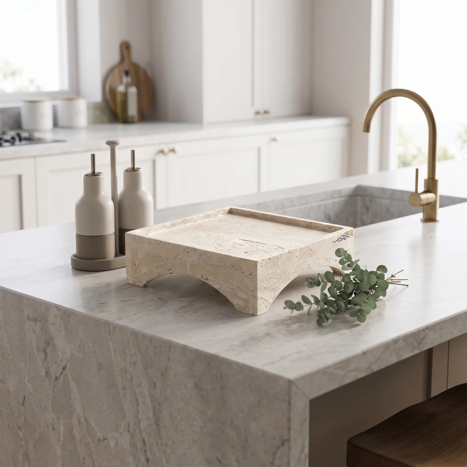Natural Travertine Marble Tray Stand – 19 x 19 x 7 cm | Raised-Edge Decorative Display Stand